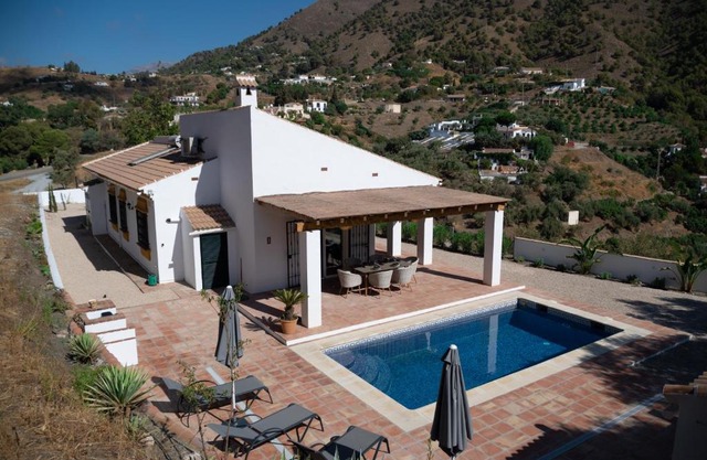 Casa Calmante - Stunning 3-bedroom Villa with Private Pool