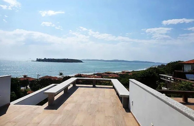 Casa com piscina e churrasqueira em Búzios/RJ