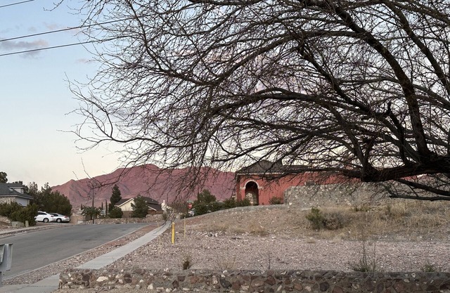 Casa Desierto-West El Paso, near shopping, hospitals, UTEP, and more!