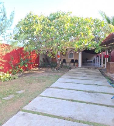 Casa em Paracuru a 5 minutos (de carro) do centro.