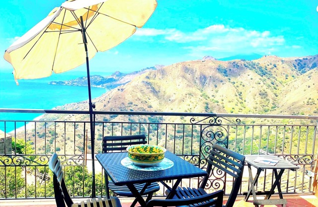 Casa Francesco - House with sea view and Etna volcano