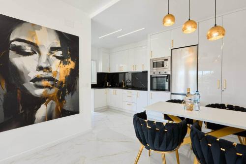 Casa Loresa Gold - By Welcomely