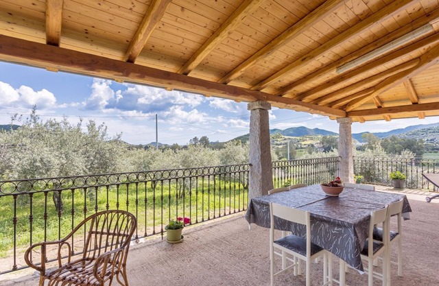 Casa Màfama immersed in the vineyards of Cannonau