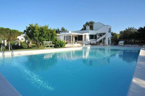 CASA NEL VERDE CON GIARDINO E PISCINA PRIVATA