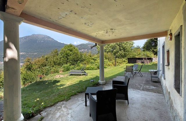 Casale La Selva Cottage Piccolo with Garden, Shared Pool, and Wi-Fi