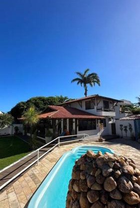 Casarão 100 metros da praia