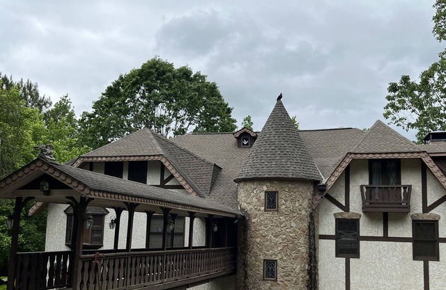 Castle<5 min. to LakePoint, sleeps10, very spacious, Mountain Views, private