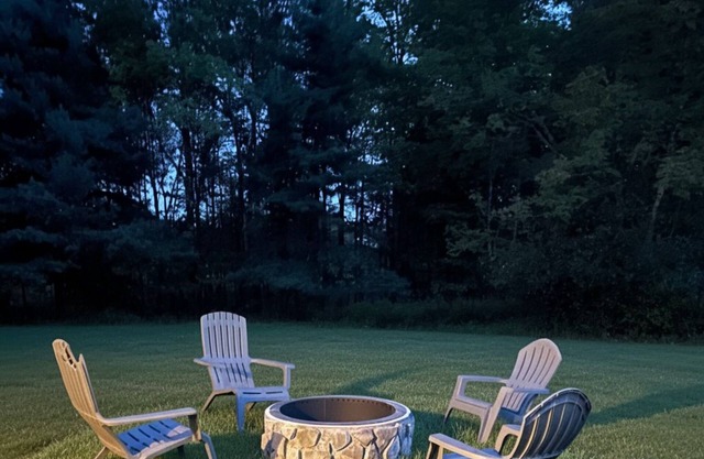 Catskills Chalet - 5 acres Full Kitchen Fire Pit Office Pets OK BBQ WiFi