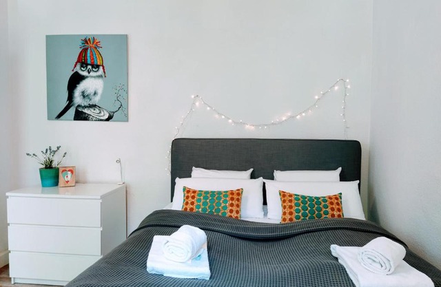 Central 2 bedroom flat for families & calm guests