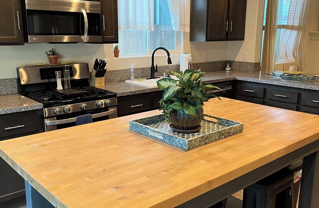 CENTRAL COAST NEAR, BEACH, GOLF, WINERIES, VANDENBURG AFB, SANTA BARBARA, PISMO.