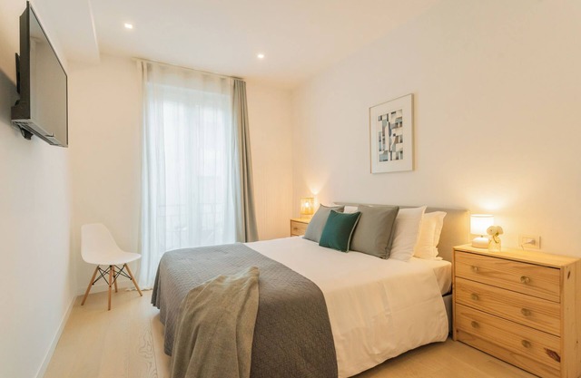 Central & White Apartment