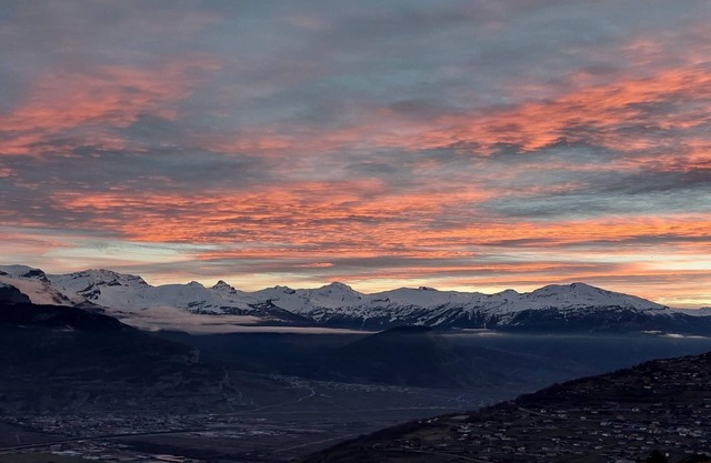 Centrally-located apartment for 6