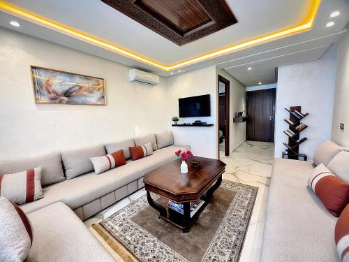 Centre-ville - bien équipé - Neuf - WiFi - Calme