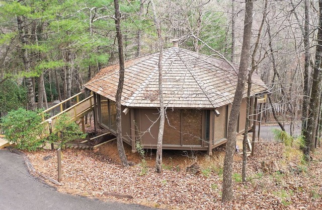 Chalet 208 - Sip Coffee in the Treetops, Hike Trails & Splash at Community Pools