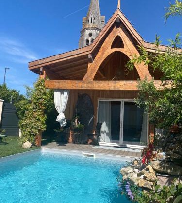 Chalet Atypique VUE Piscine