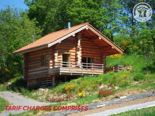 Chalet en bois avec terrasse et ambiance chaleureuse - FR-1-496-184
