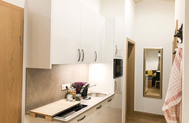 Chalet Wood - Woodpecker Chalets