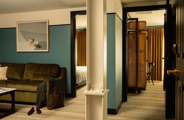 Charleston | Velvet Accents + Vinyl Collection