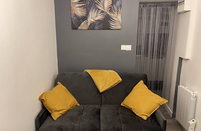 Charmant Appartement Entièrement Meublé à 10 Minutes de la Défense