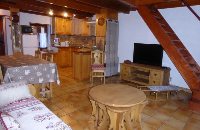 Charmant Chalet en Pierre et Bois à Pralognan-la-Vanoise, Proche Commerces et Téléphérique - FR-1-464-16