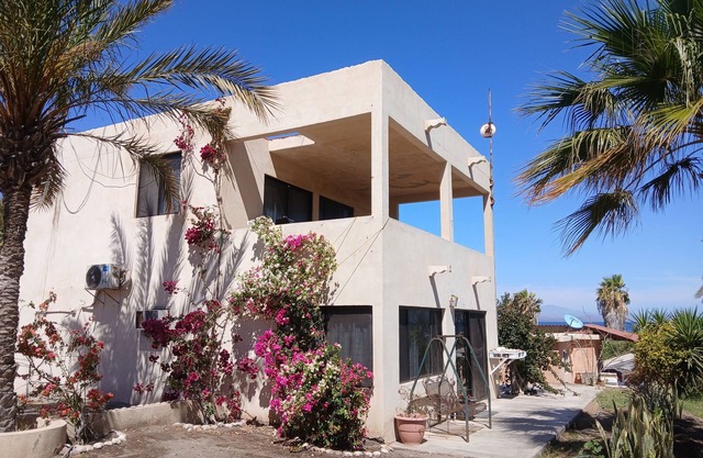 Charming 1 bedroom apt. with AC & Wifi, authentic fishing village, San Bruno BCS