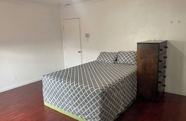 Charming 1-bedroom house in wonderful Oakland with WiFi, AC