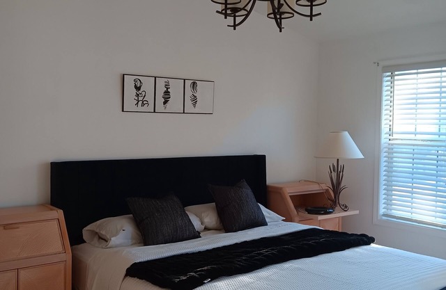 Charming 2-bedroom condo with WiFi, AC in terrific Longs