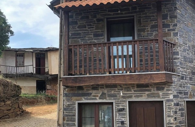 Charming 2-bedroom house with AC and WiFi in lovely Rabal