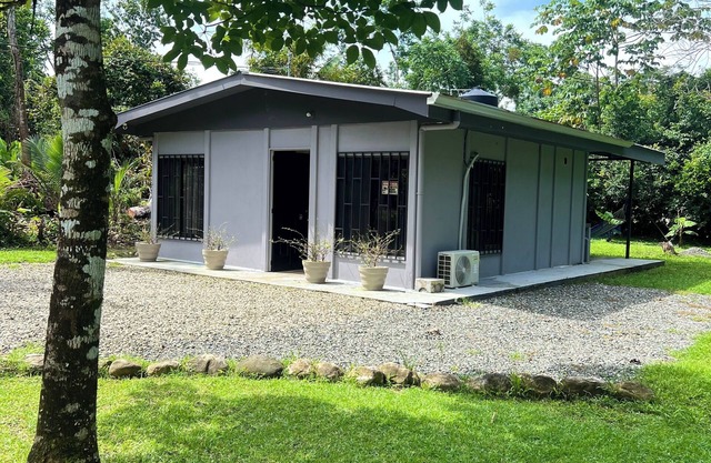 Charming 2-bedroom villa in Cañaza with AC, WiFi. Book now