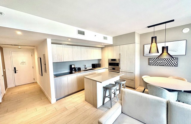 Charming 3-bedroom At Hyde Beach House In Hollywood Beach + Beach & Pool Service