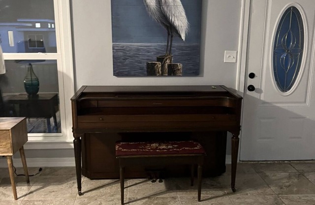 Charming 3-bedroom house with WiFi in peaceful downtown Palatka near river.