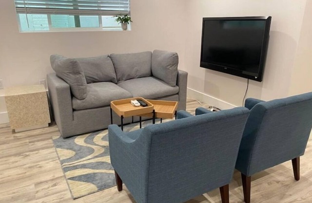 Charming 3BR 1BA Apt in Mission