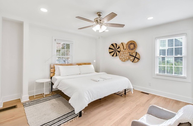 Charming 3BR Retreat: Live Like a Local in Chamblee!