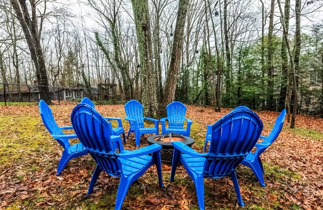 Charming 4BR retreat with Full Kitchen, Wifi and Patio | Pet-friendly