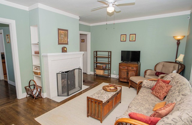 Charming Alameda Getaway, Easy SF Access via Ferry