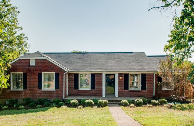 CHARMING AND SPACIOUS- JUST 6 MILES FROM DOWNTOWN- 4BR/3BA