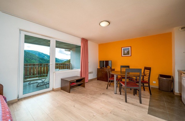 Charming Apart for 6 near the Ski Slopes