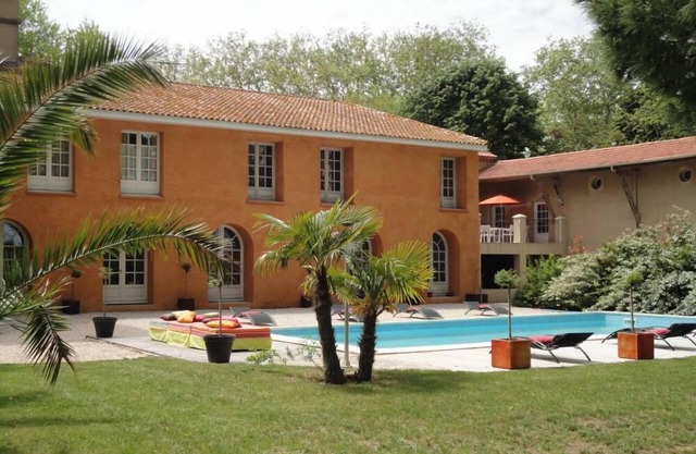 Charming apartment with large terrace in character building