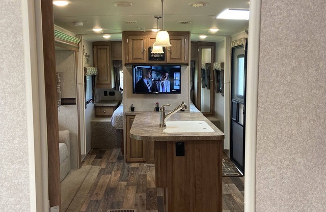 Charming Camper in a beautiful neighborhood across from golf course