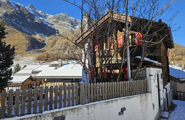Charming chalet Le Camee right next to the sports field