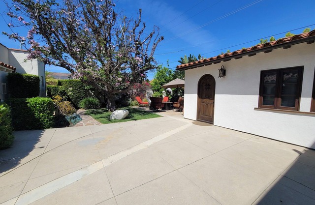 Charming Cozy Casita