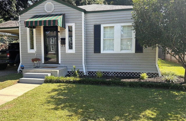 Charming, family-friendly house centrally located in the Garden District!