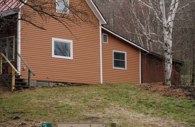 Charming farmhouse on 200+ acre horse farm and wildlife rehabilitation facility