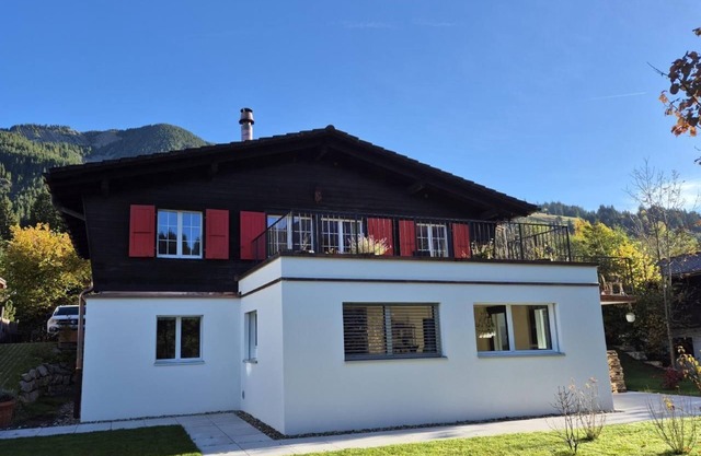 Charming flat with fireplace and mountain views