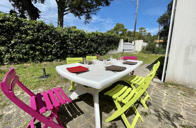 Charming 2-Bedroom House Near Domino Beach with Garden, Parking, and Free WiFi