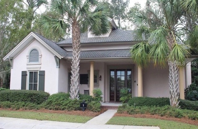 Charming Hampton Hall Golf Cottage adjacent to the Golf Course