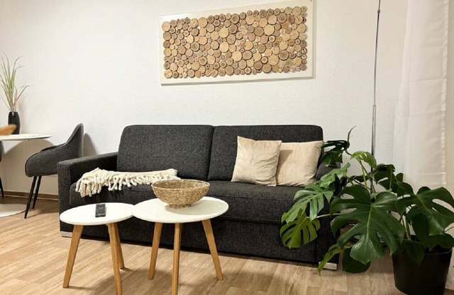 Charming Homes - Studio 20