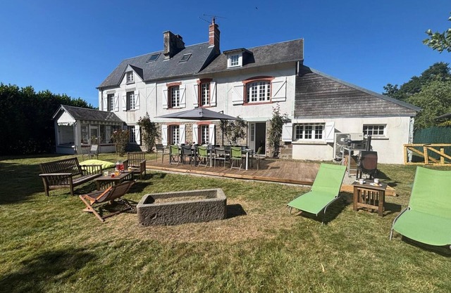 Charming house near Mont-Saint-Michel with enclosed garden and living room with fireplace