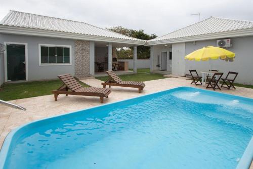 Charming House with Lagoon and Leisure in Arraial