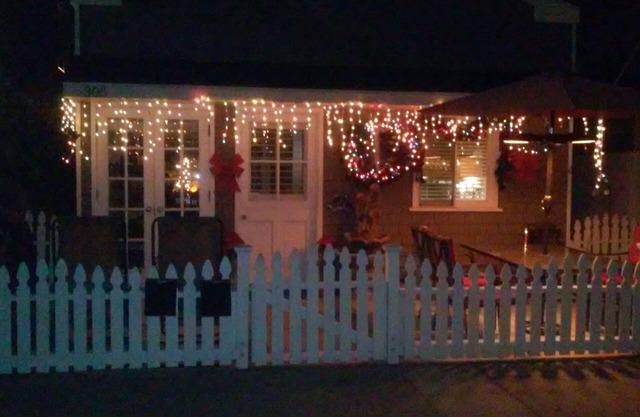 CHARMING NEWPORT BEACH COTTAGE CLOSE TO BEACH AND BAY ON THE PENNISULA.